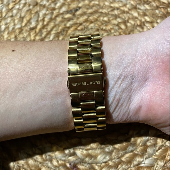 MICHAEL KORS RUNWAY GOLD-TONE WATCH - Picture 3 of 5